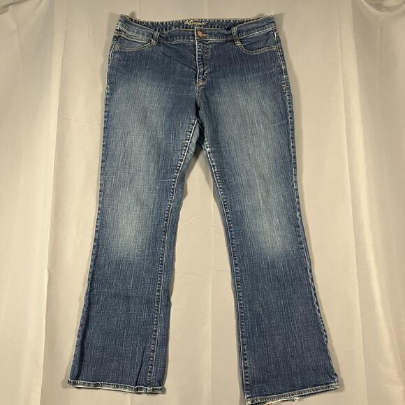 Old Navy The Dreamer Jeans Womens 14 Blue Bootcut Stretch Distressed Denim Pants - Picture 1 of 16